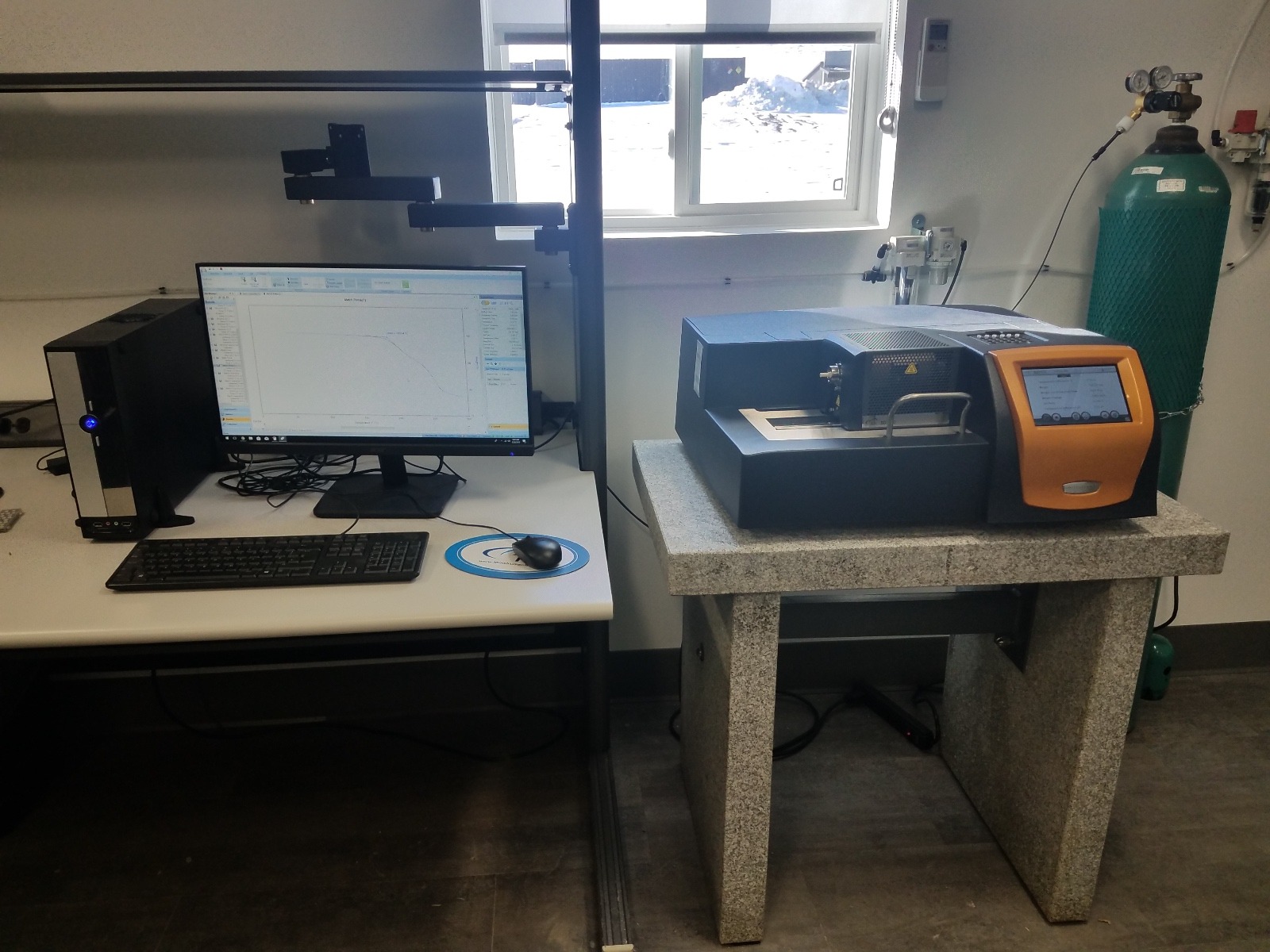 Simultaneous Thermal Analyzer